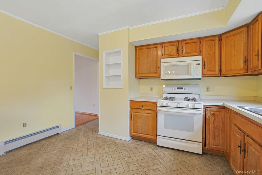 Welcome to this well-maintained 3-bedroom, 2.5-bath home in the - photo 11