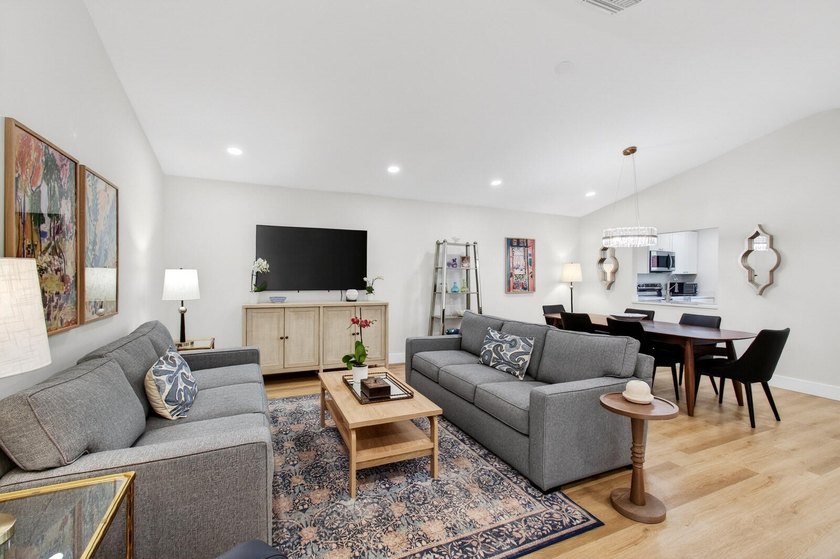 Experience modern luxury in this impeccably renovated corner - photo 10