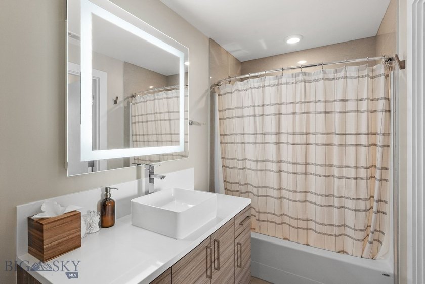 Rare top-floor corner unit at the stylish Talbach House - photo 22