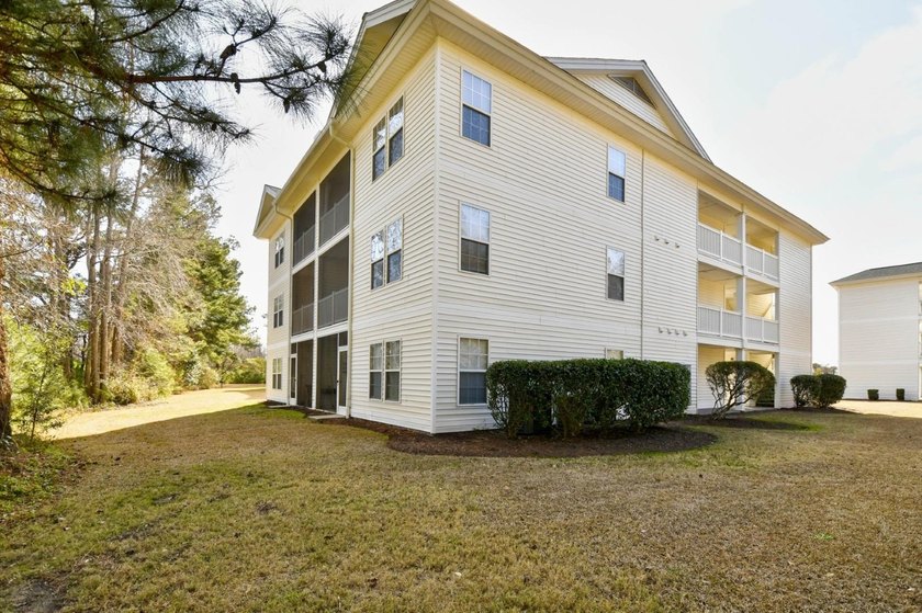 Beautifully furnished, fully stocked and updated 3 bedroom, 2 - photo 30