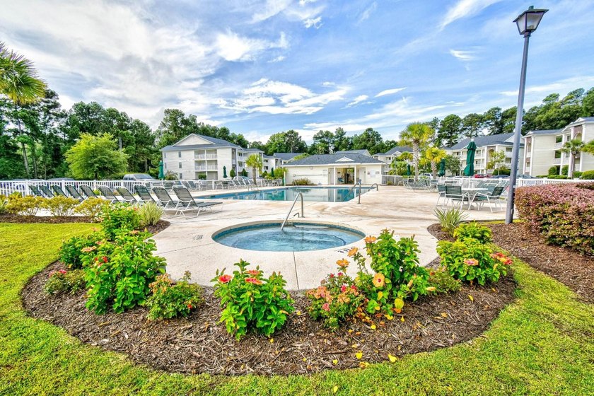 Beautifully furnished, fully stocked and updated 3 bedroom, 2 - photo 31