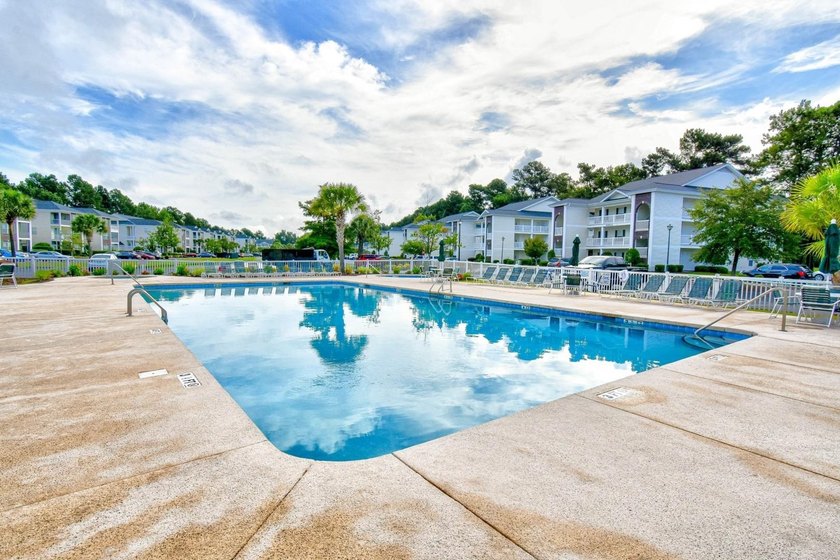 Beautifully furnished, fully stocked and updated 3 bedroom, 2 - photo 32