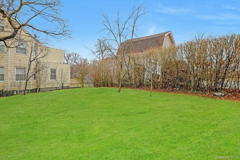 Welcome to this well-maintained 3-bedroom, 2.5-bath home in the - photo 34