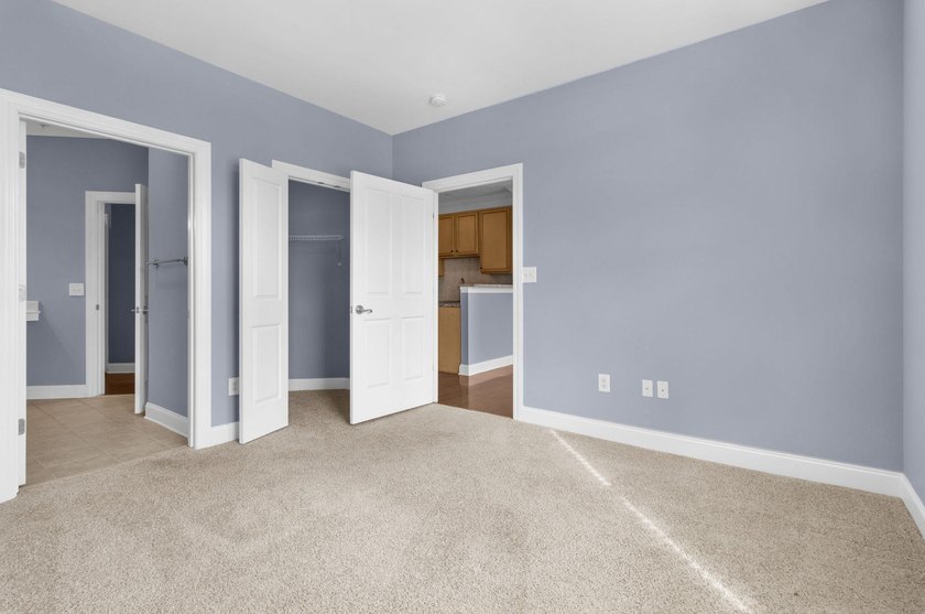 Seller Offering $2500 in Closing Costs (Carpet Allowance) with - photo 29
