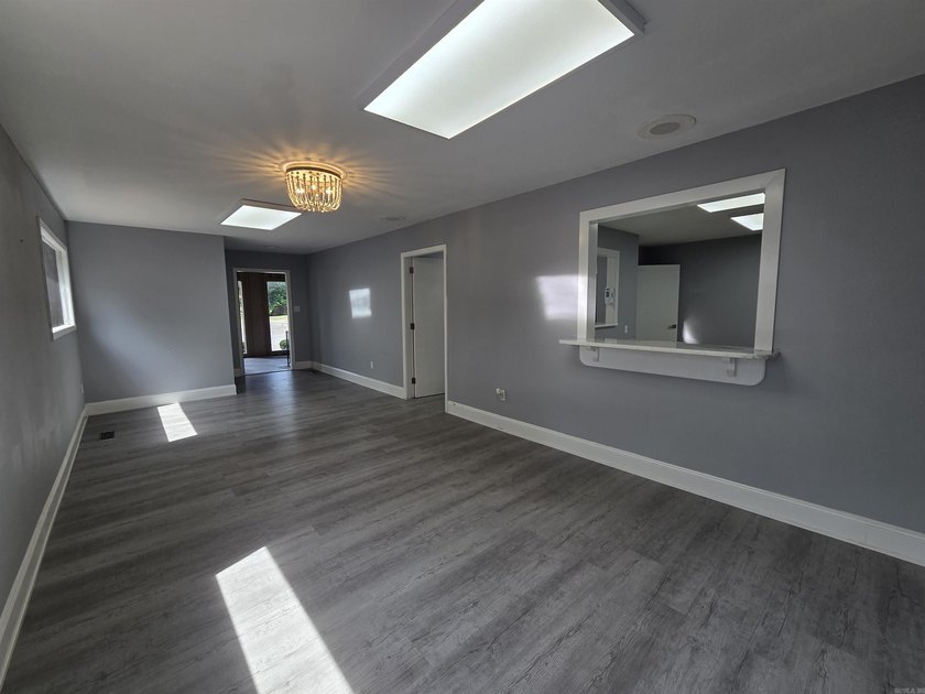 Position your business for success in this well-located - photo 5