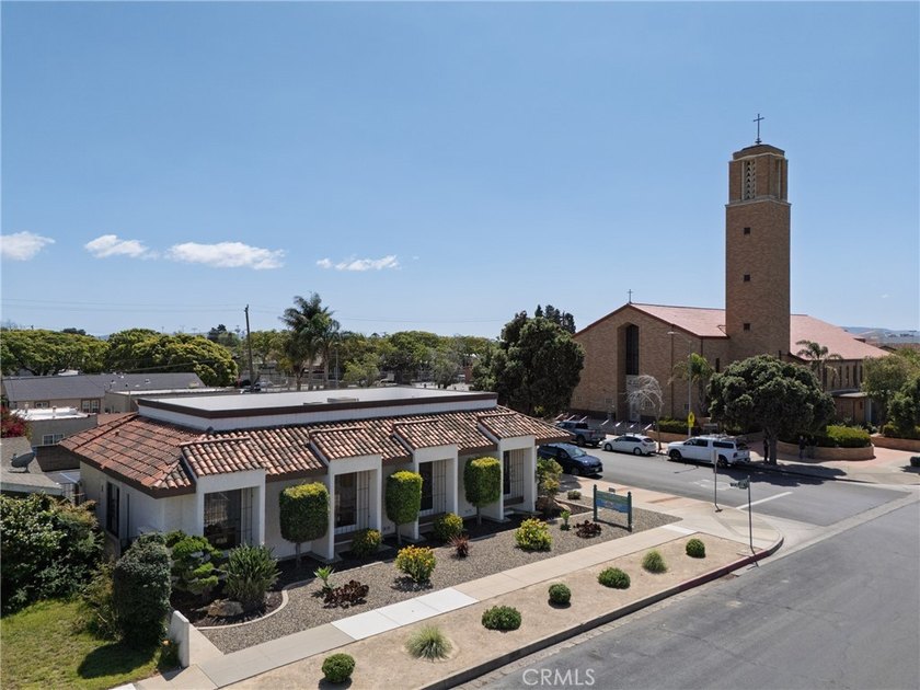 Prime Medical/Dental Office in Santa Maria 2340 SF Building on a - photo 11