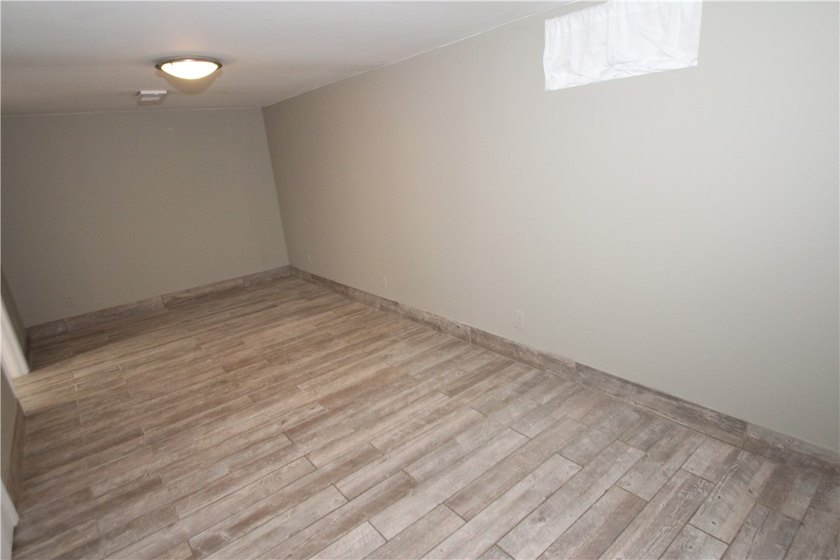 Easy First-Floor Living in Webster! Looking for first-floor - photo 14