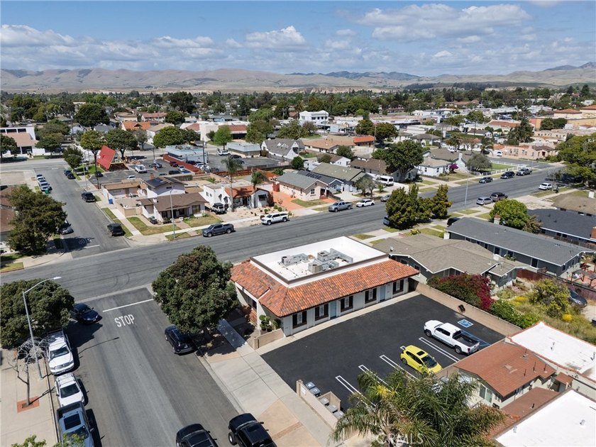 Prime Medical/Dental Office in Santa Maria 2340 SF Building on a - photo 14