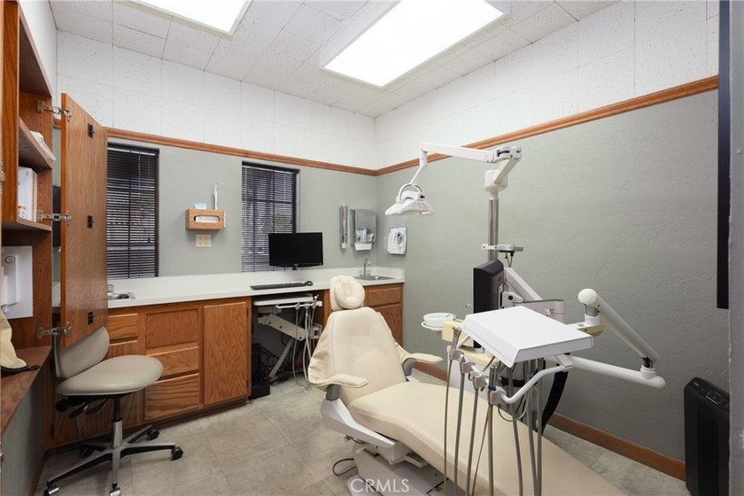 Prime Medical/Dental Office in Santa Maria 2340 SF Building on a - photo 20