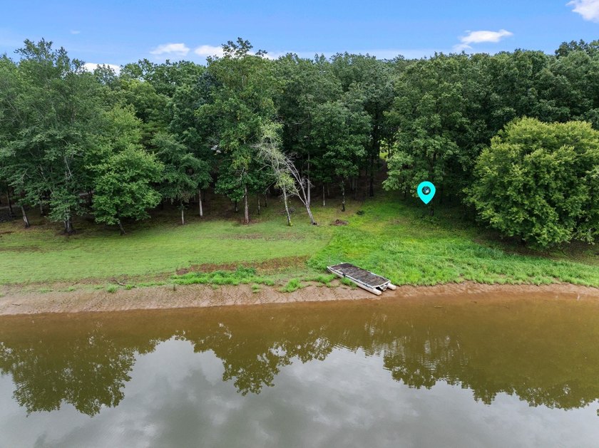One of a kind mobile home sitting on Bear Creek, with navigable - photo 3
