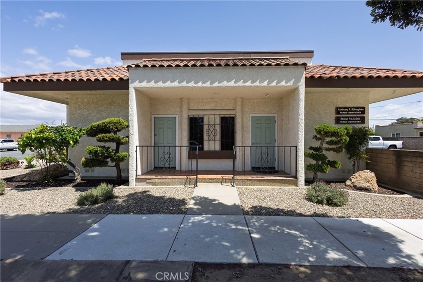 Prime Medical/Dental Office in Santa Maria 2340 SF Building on a - photo 32