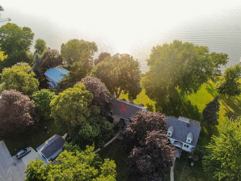 Enjoy lakefront living on the south end of Lake Winnebago! This - photo 8
