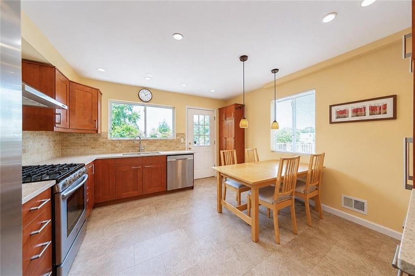 Excellent 2-Family Investment Opportunity in Vibrant West - photo 11
