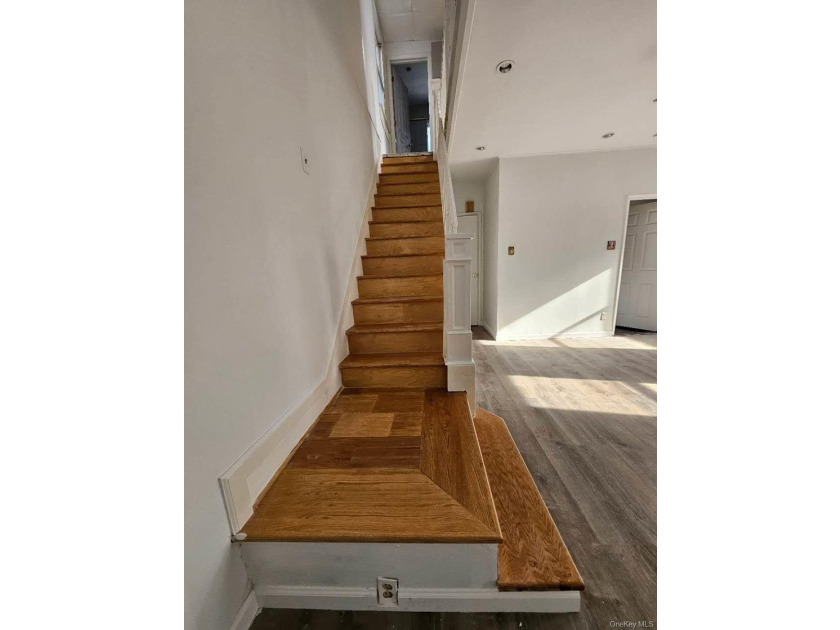 Well-maintained single-family home in the Bronx with R4 zoning - photo 11