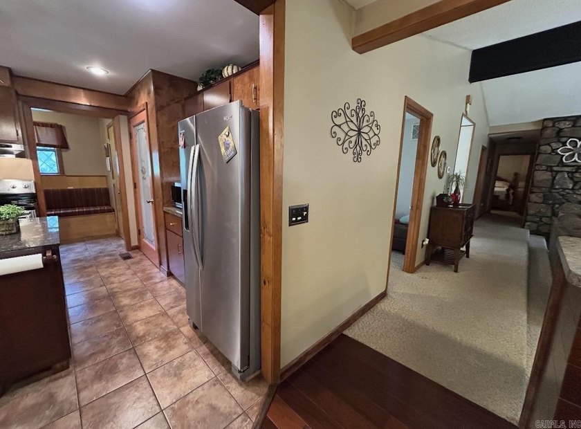 This Greers Ferry Lake area home retreat, is just 3.3 miles to - photo 9