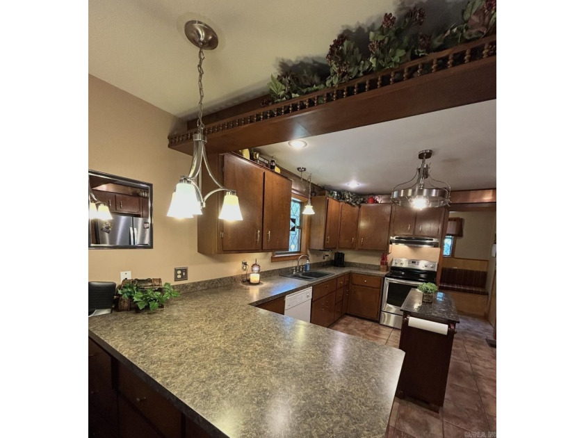 This Greers Ferry Lake area home retreat, is just 3.3 miles to - photo 10