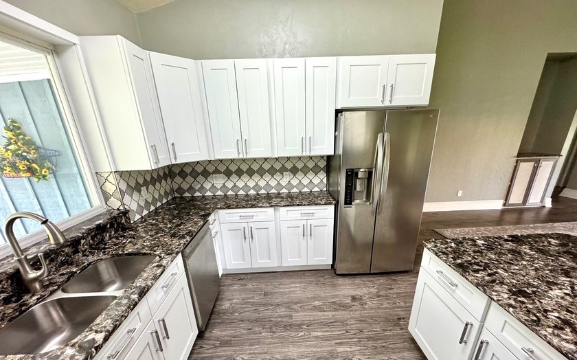 Welcome to your peaceful retreat in Lake City, Florida. This - photo 10