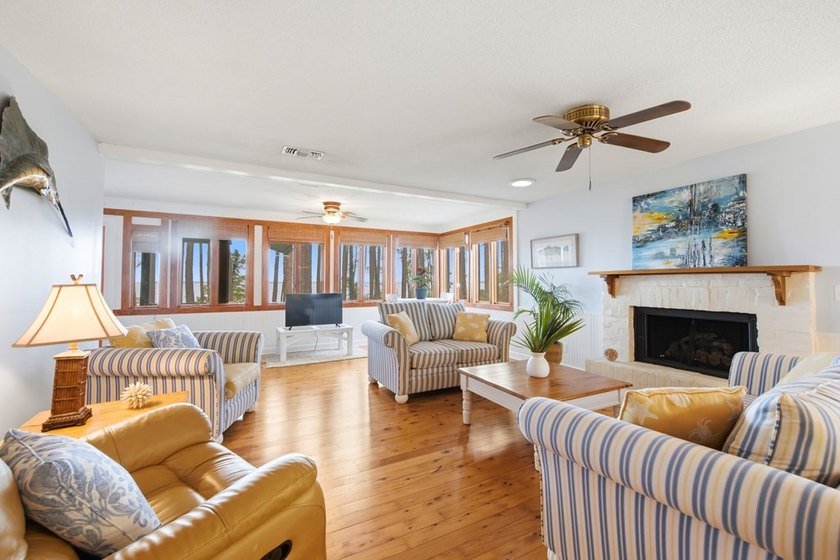 Introducing Bayshore Retreat - a rare 1.4-acre bayfront - photo 5