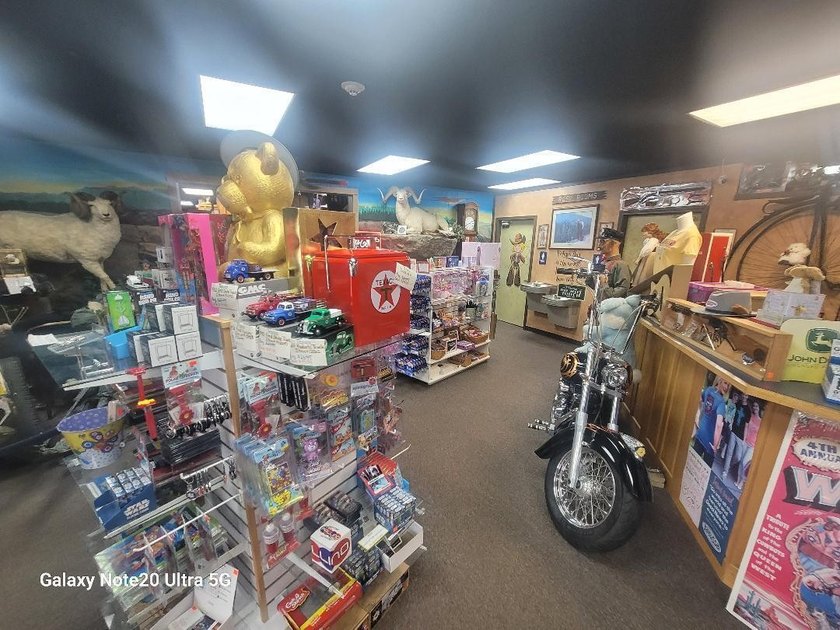 Fabulous 25-Year opportunity to purchase ''PRIME'' commercial - photo 10