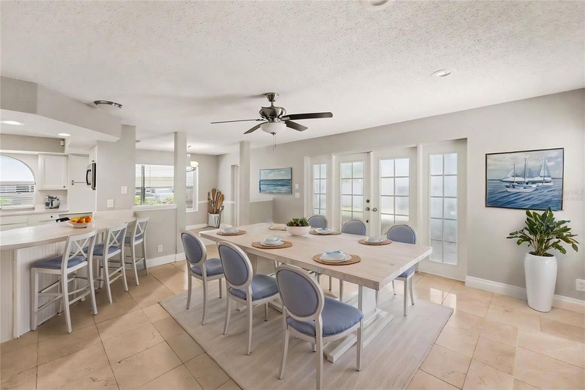 Virtually Staged. Welcome home to this beautifully maintained - photo 9
