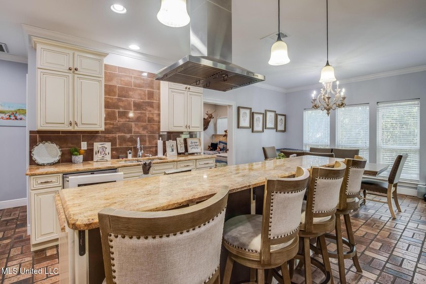 Great house in the Bayou View School District! 4 Bedrooms with a - photo 28