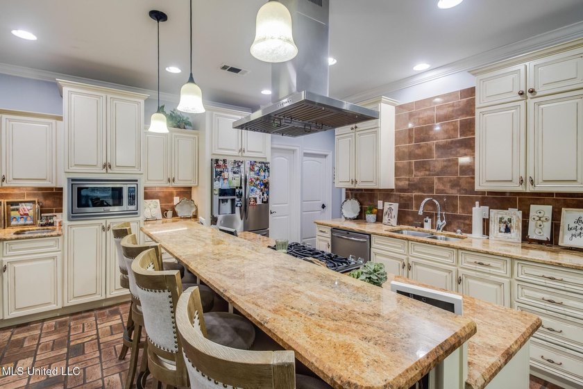 Great house in the Bayou View School District! 4 Bedrooms with a - photo 29