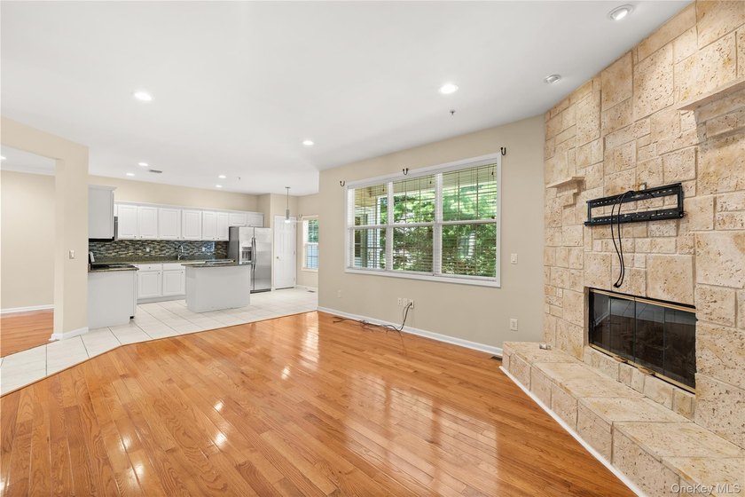 Beautifully updated three-bedroom, two-and-a-half-bathroom condo - photo 6