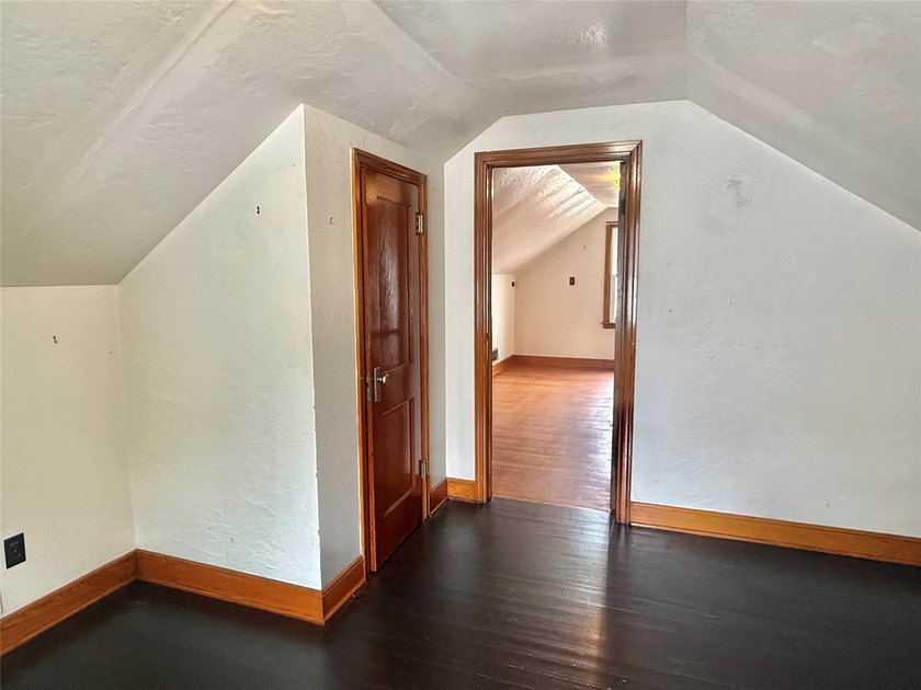Here is your chance to own a nice house located on the East Hill - photo 17