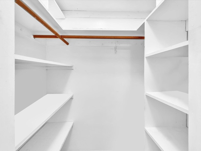 Beautiful coop with modern updates: Diagonal ceramic tile - photo 18