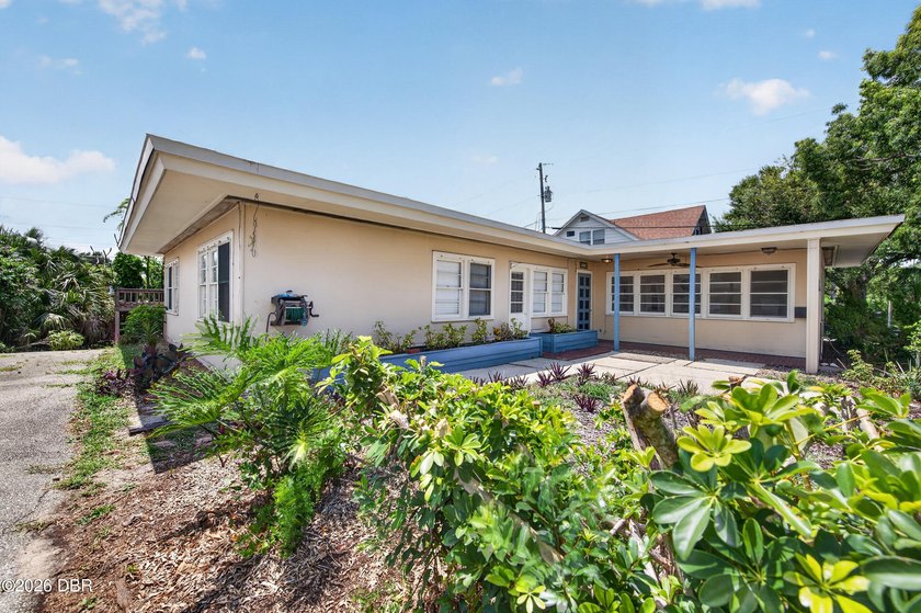 Do not miss your opportunity to own this property in the highly - photo 2