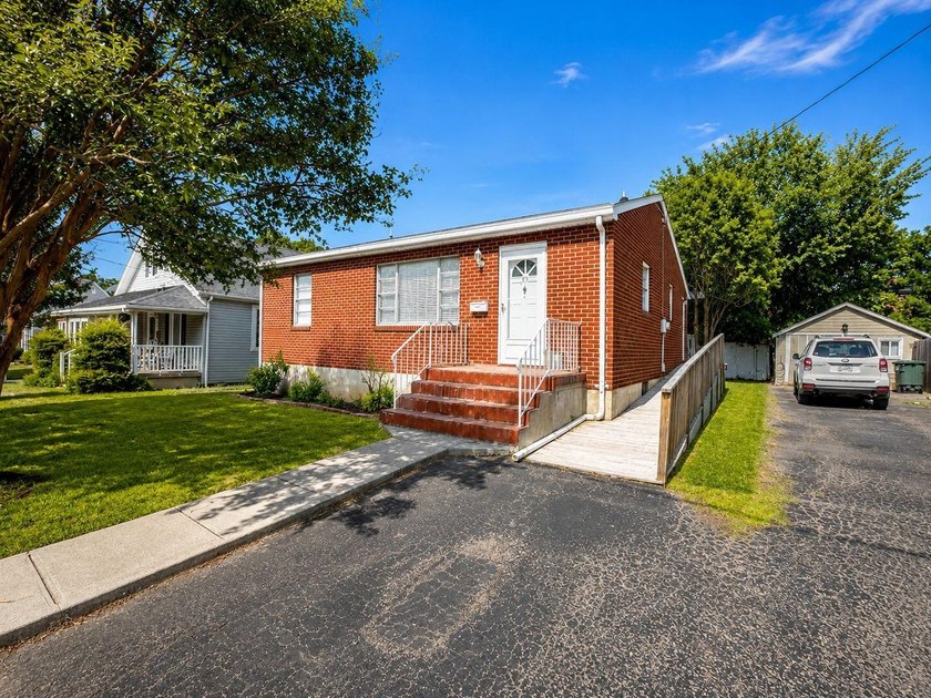 Welcome to 425 Goodwin Ave! A solid brick ranch that's the - photo 2