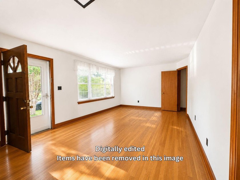 Welcome to 425 Goodwin Ave! A solid brick ranch that's the - photo 5