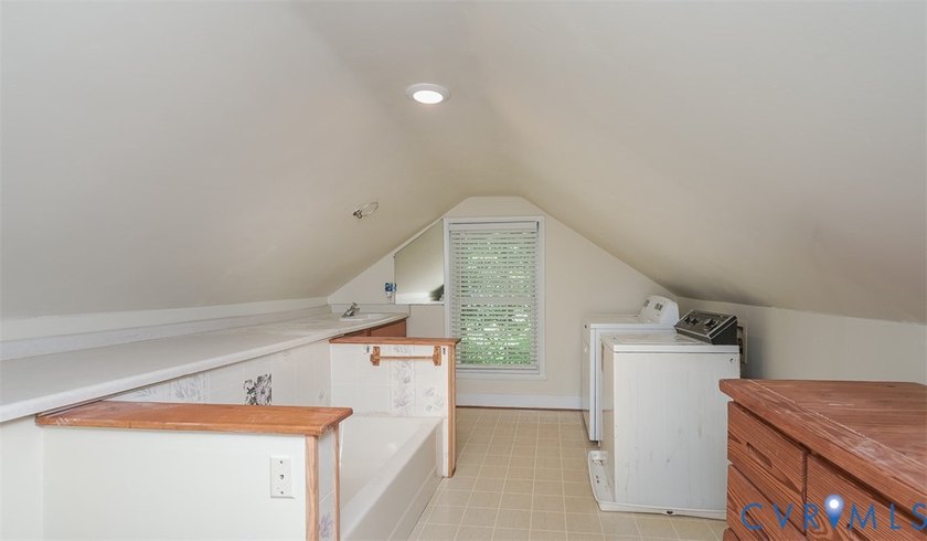 Square footage is 1109. Tax records are incorrect. Perfect - photo 29