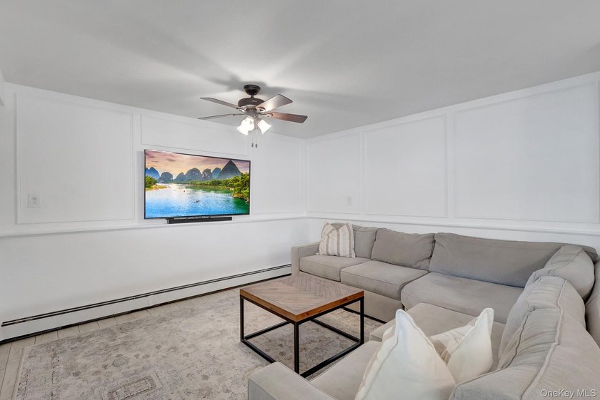 Welcome to this beautifully maintained 3-bedroom, 2-bath - photo 9