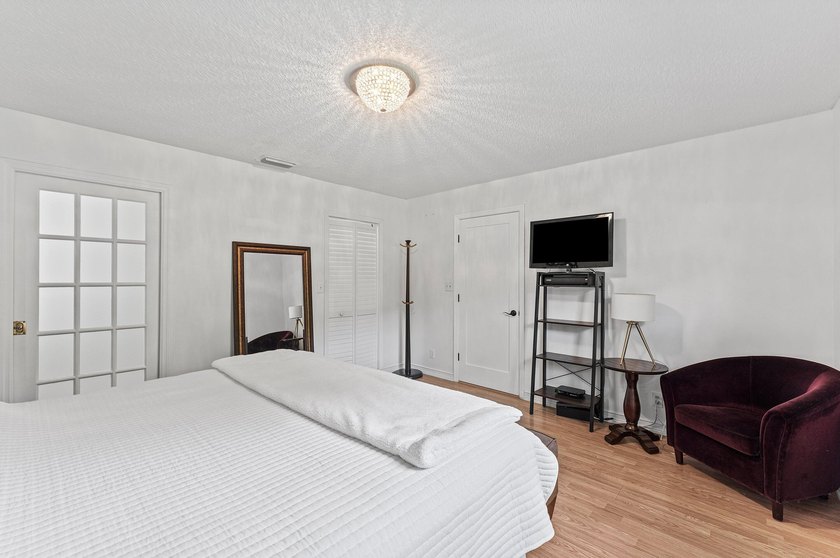 Bright, immaculate, 2- bedroom, 2-bath villa is the perfect - photo 14