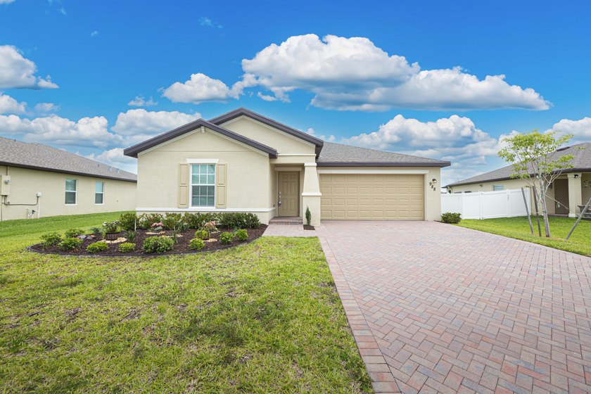 Welcome home to this beautifully constructed home located in the - photo 3