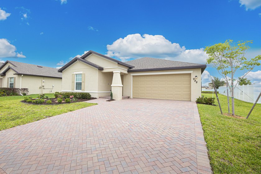 Welcome home to this beautifully constructed home located in the - photo 5
