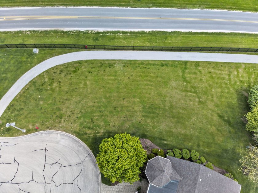 Build your dream home in the sought-after Lakelands subdivision - photo 4