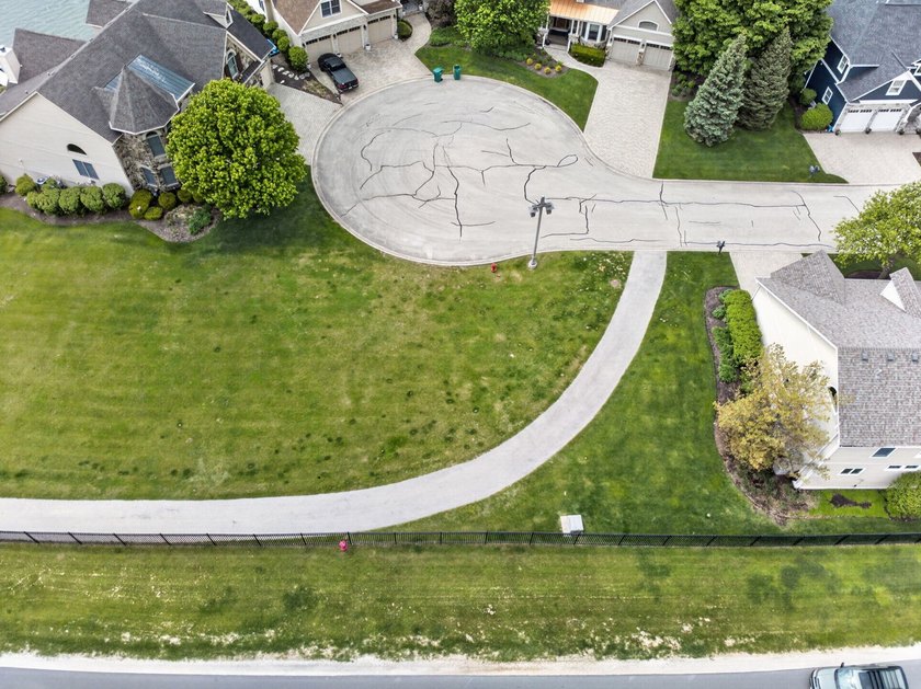 Build your dream home in the sought-after Lakelands subdivision - photo 7