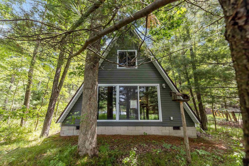 A-Frame - 3 seasons, 2 bedroom home on quiet, private Lake - photo 3