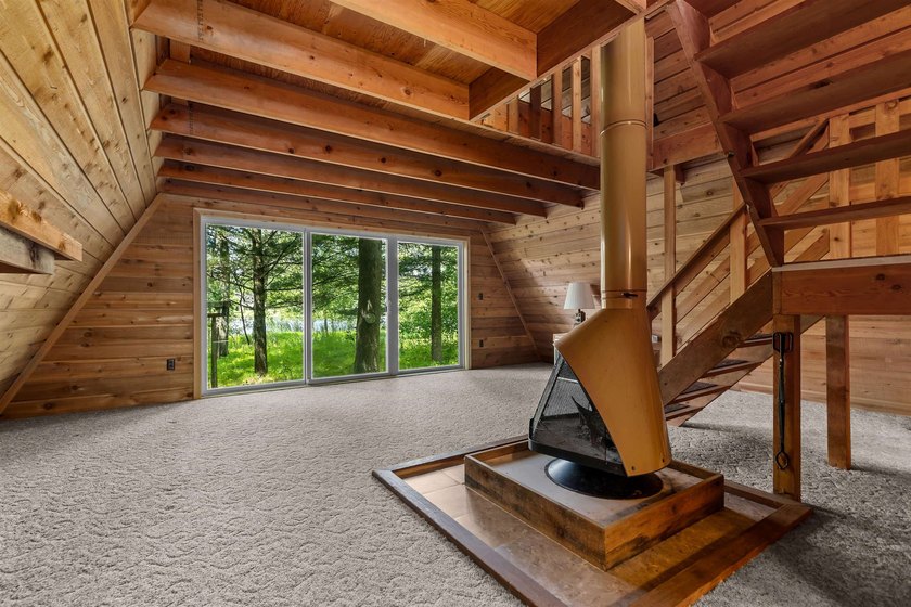 A-Frame - 3 seasons, 2 bedroom home on quiet, private Lake - photo 5