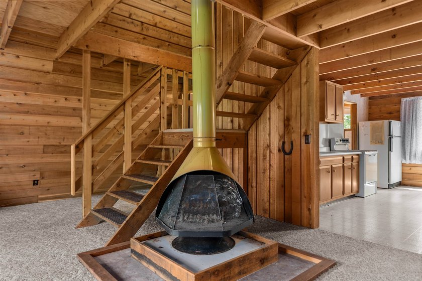 A-Frame - 3 seasons, 2 bedroom home on quiet, private Lake - photo 10