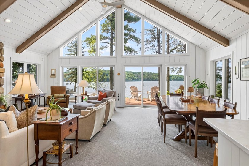 Like-new, extensively remodeled Long Lake retreat with - photo 11