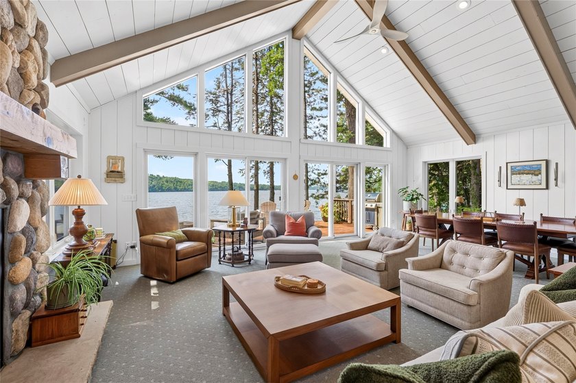 Like-new, extensively remodeled Long Lake retreat with - photo 12