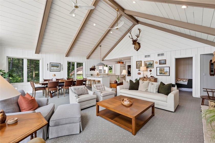 Like-new, extensively remodeled Long Lake retreat with - photo 16