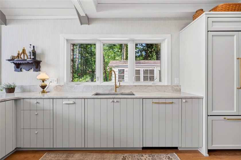 Like-new, extensively remodeled Long Lake retreat with - photo 19