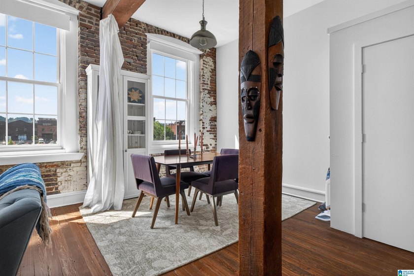 Experience true downtown loft living in the heart of - photo 23