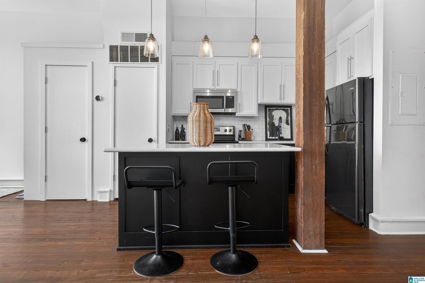 Experience true downtown loft living in the heart of - photo 29