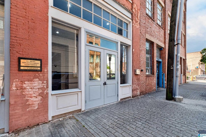 Experience true downtown loft living in the heart of - photo 34