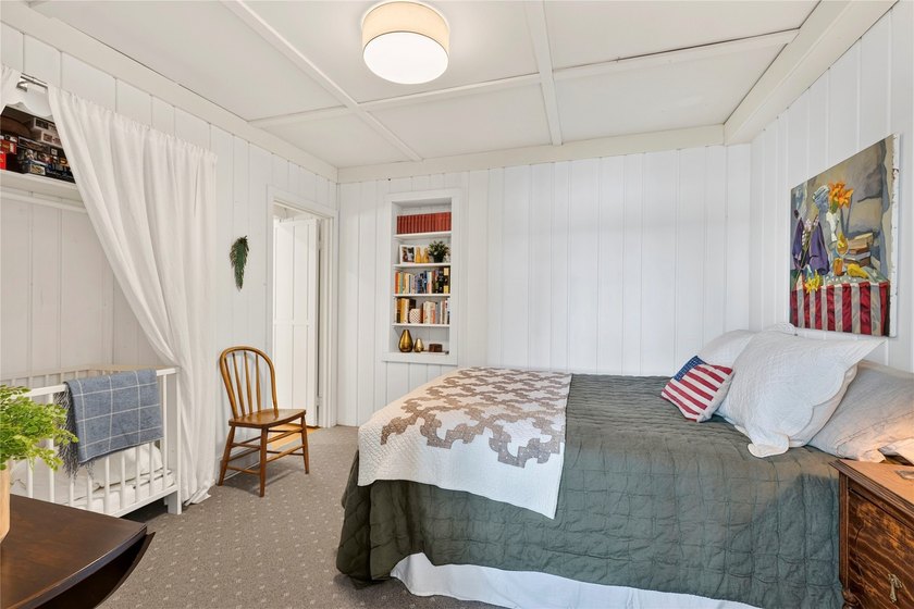 Like-new, extensively remodeled Long Lake retreat with - photo 34